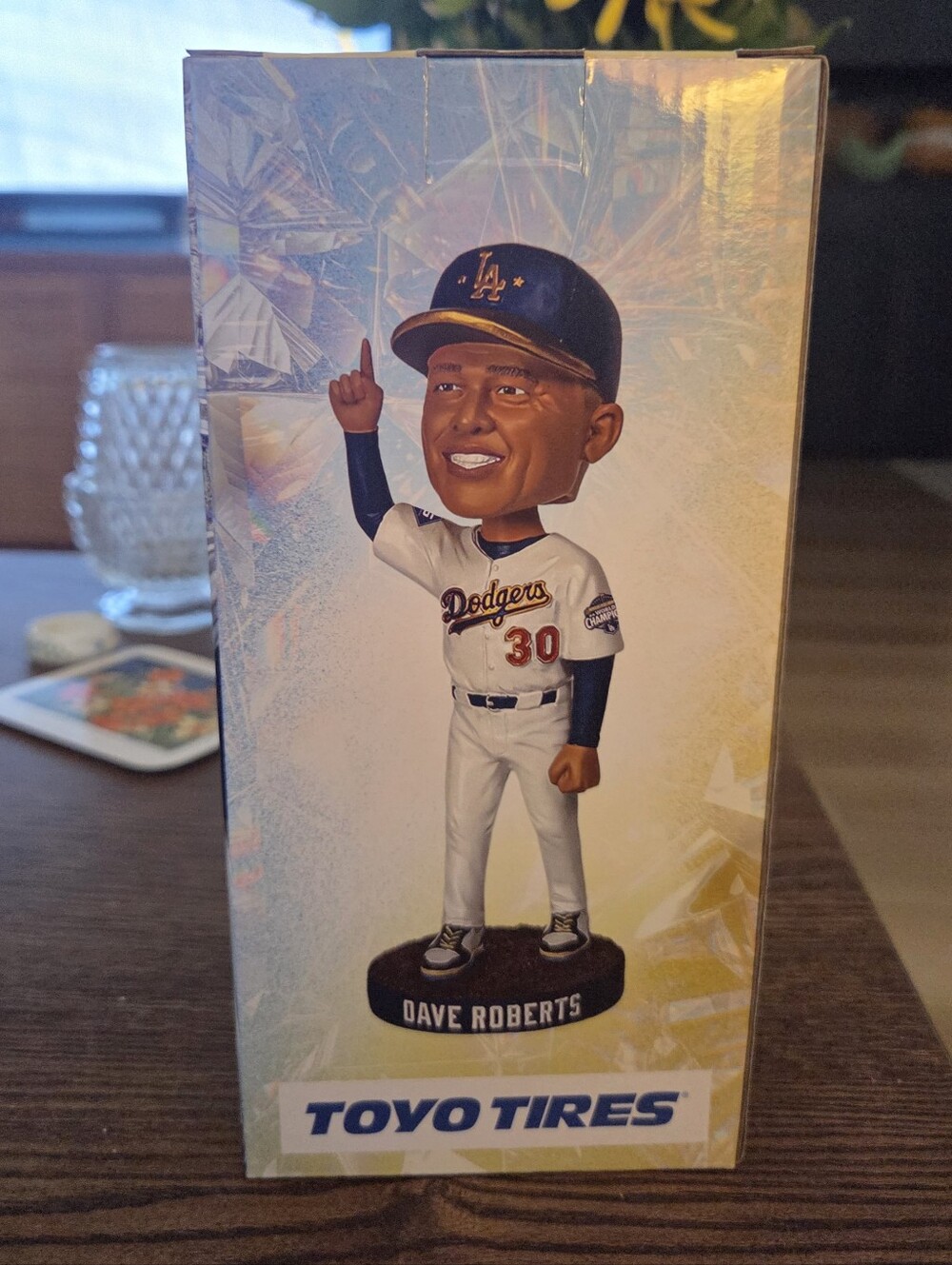 Dodgers Dave Roberts Bobblehead Sga 5/25/26 World Champions - Picture 4 of 7
